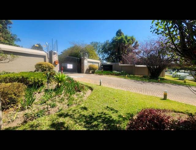 2 BEDROOM TOWNHOUSE FOR SALE IN LONEHILL